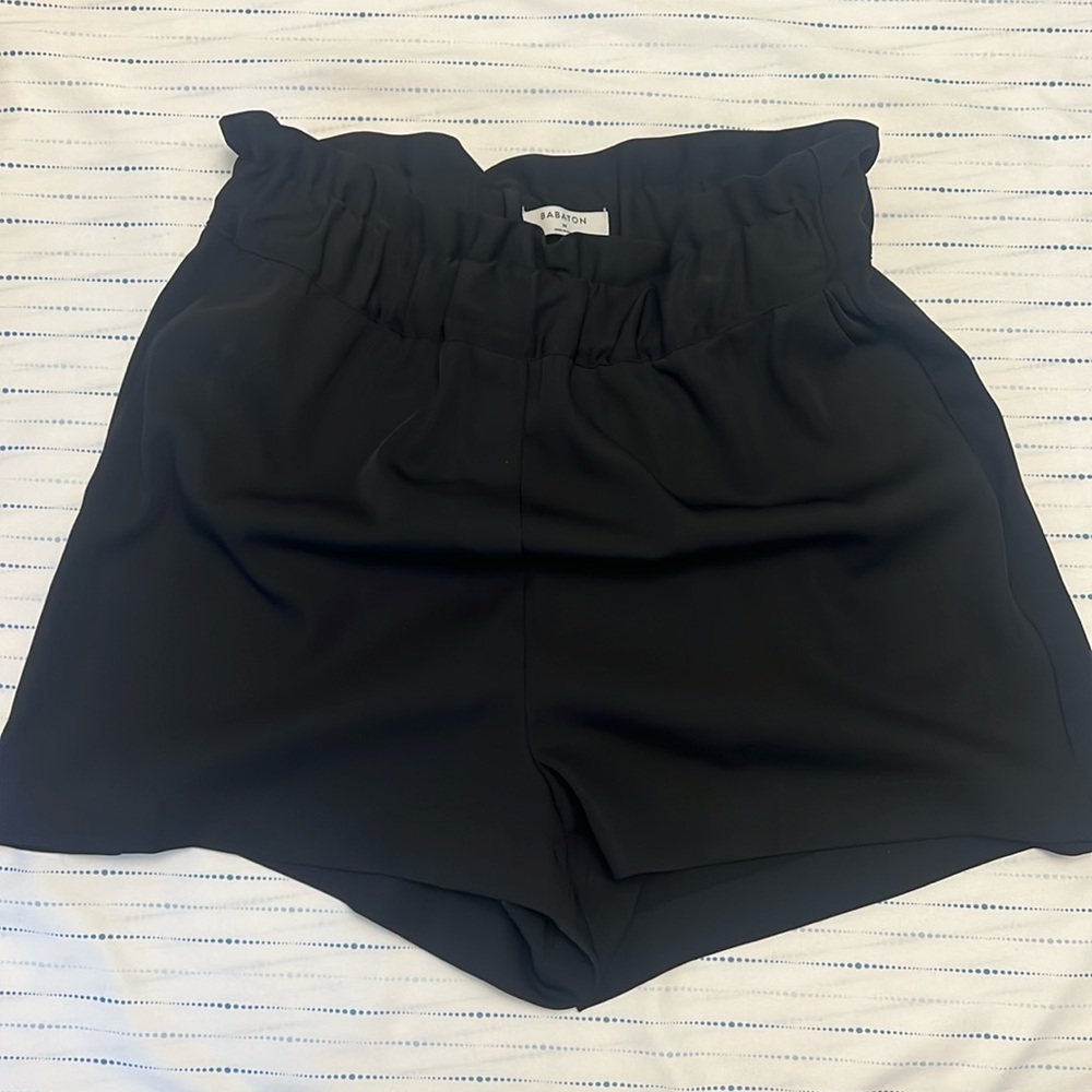 Aritzia Babaton Flow Shorts